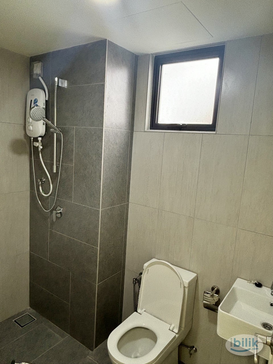 🔥Dian Residence, Seksyen 13 Single Room🔥Fully Furnish NEW Aircond Wardrobe Table Chair Mattress - Image 3