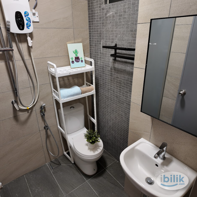 D Seven Single Room at Bandar Sunway, Petaling Jaya - Image 3