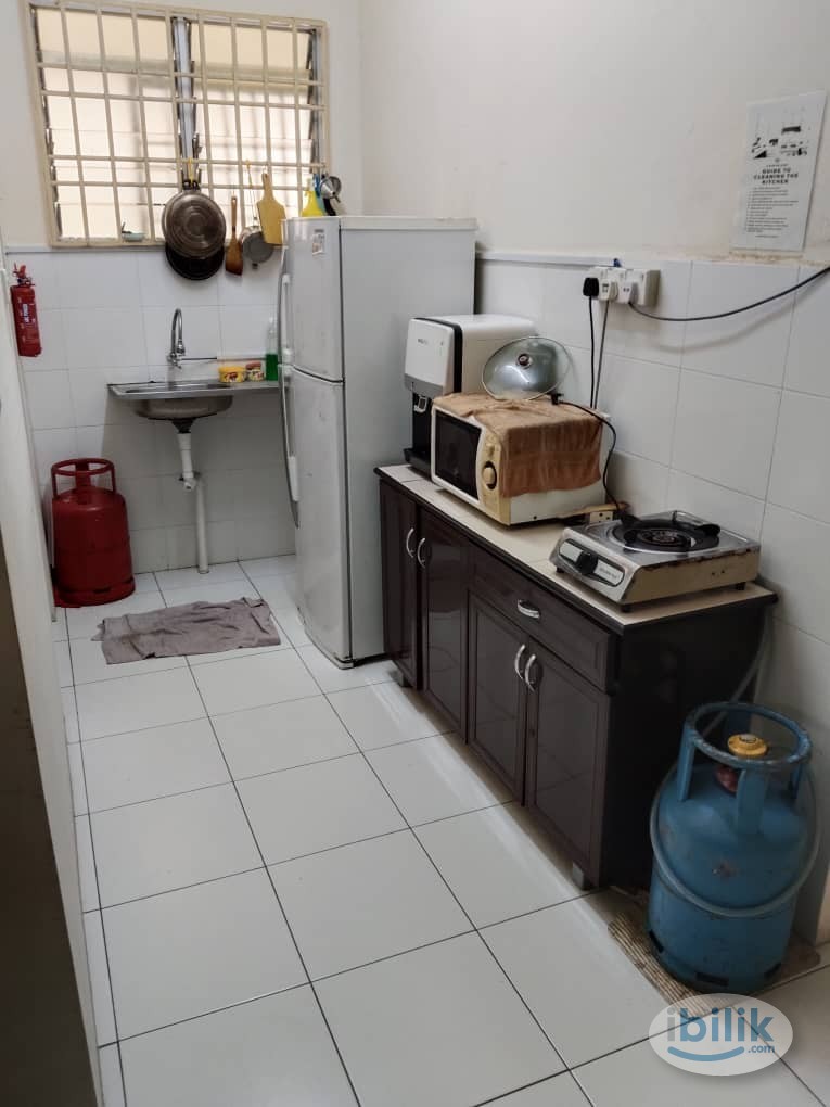 JELLUTONG NEAR PASAR SINGLE AIRCOND FOR RENT 430.00. - Image 4