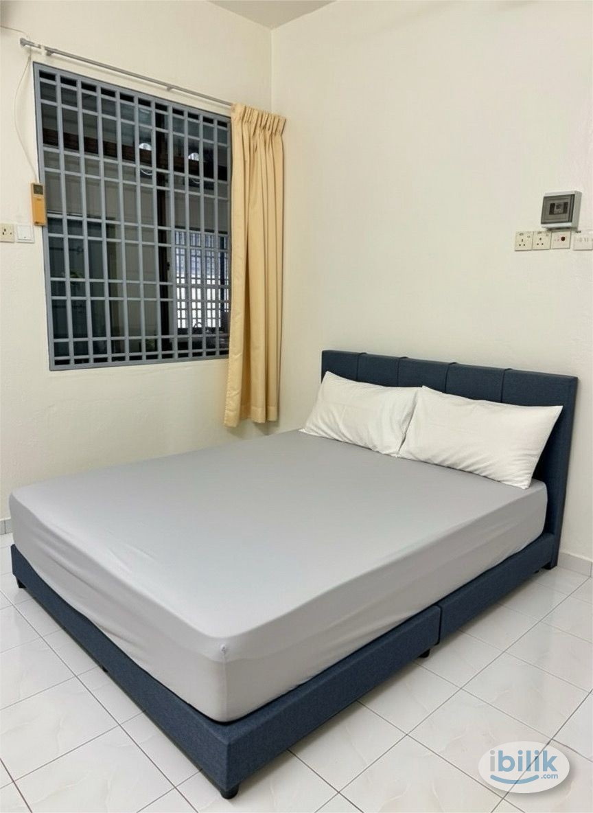 Master Room at Batu Uban, Penang - Image 1