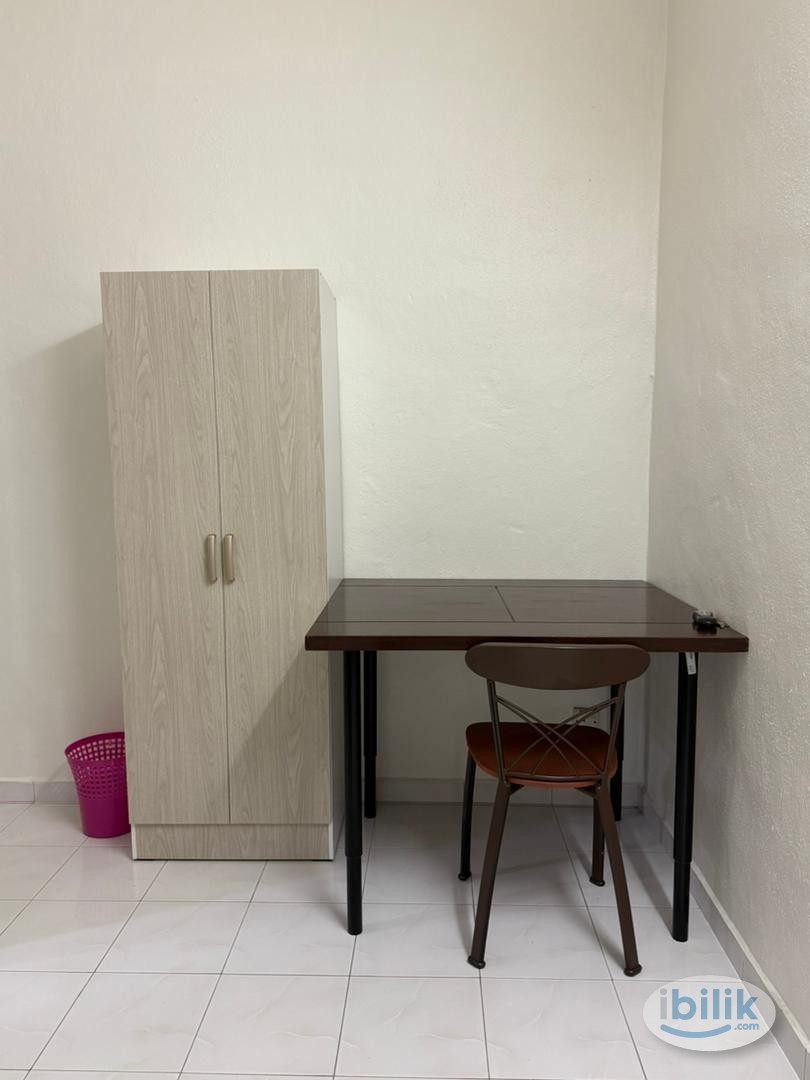 Master Room at Batu Uban, Penang - Image 2