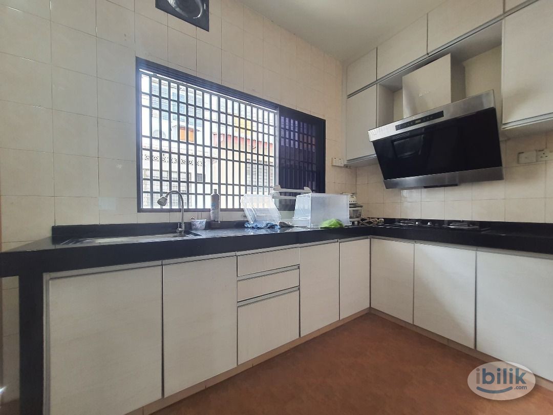 Master Room at Batu Uban, Penang - Image 4