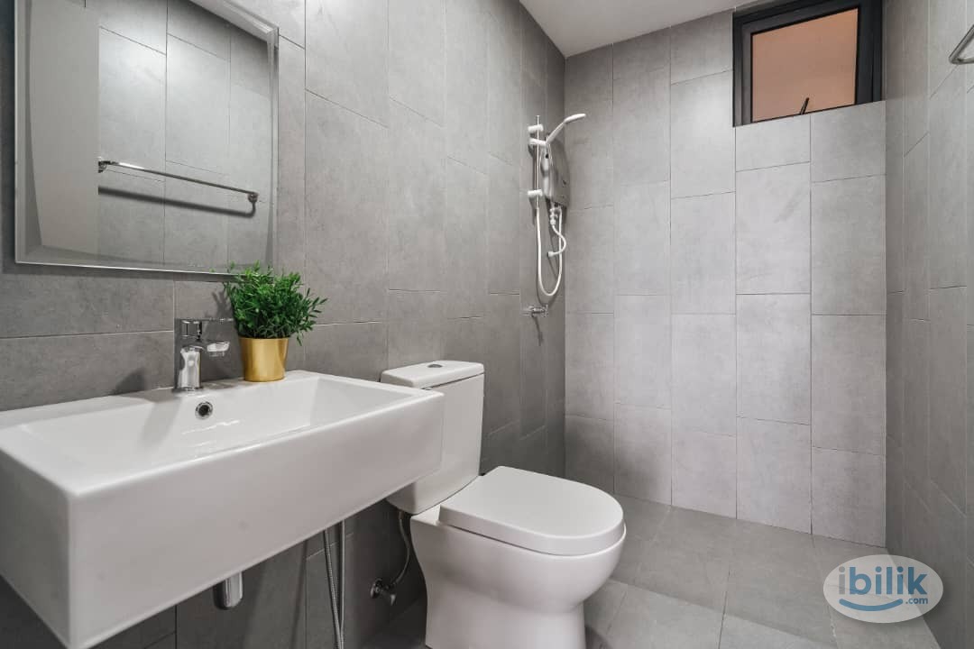 Master Room at M Vertica KL City Residences, Cheras - Image 3