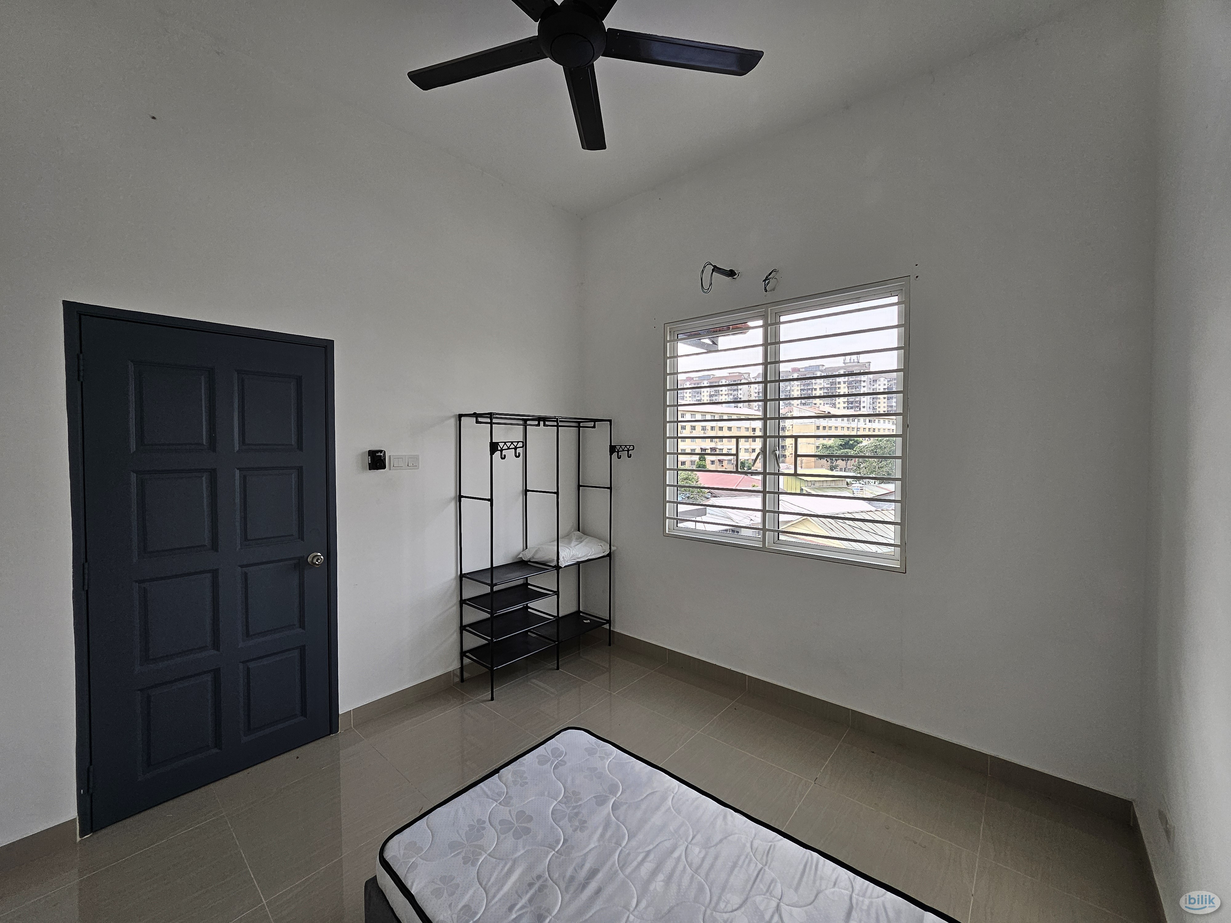 Spacious Middle Room at Ampang, Selangor - Image 1