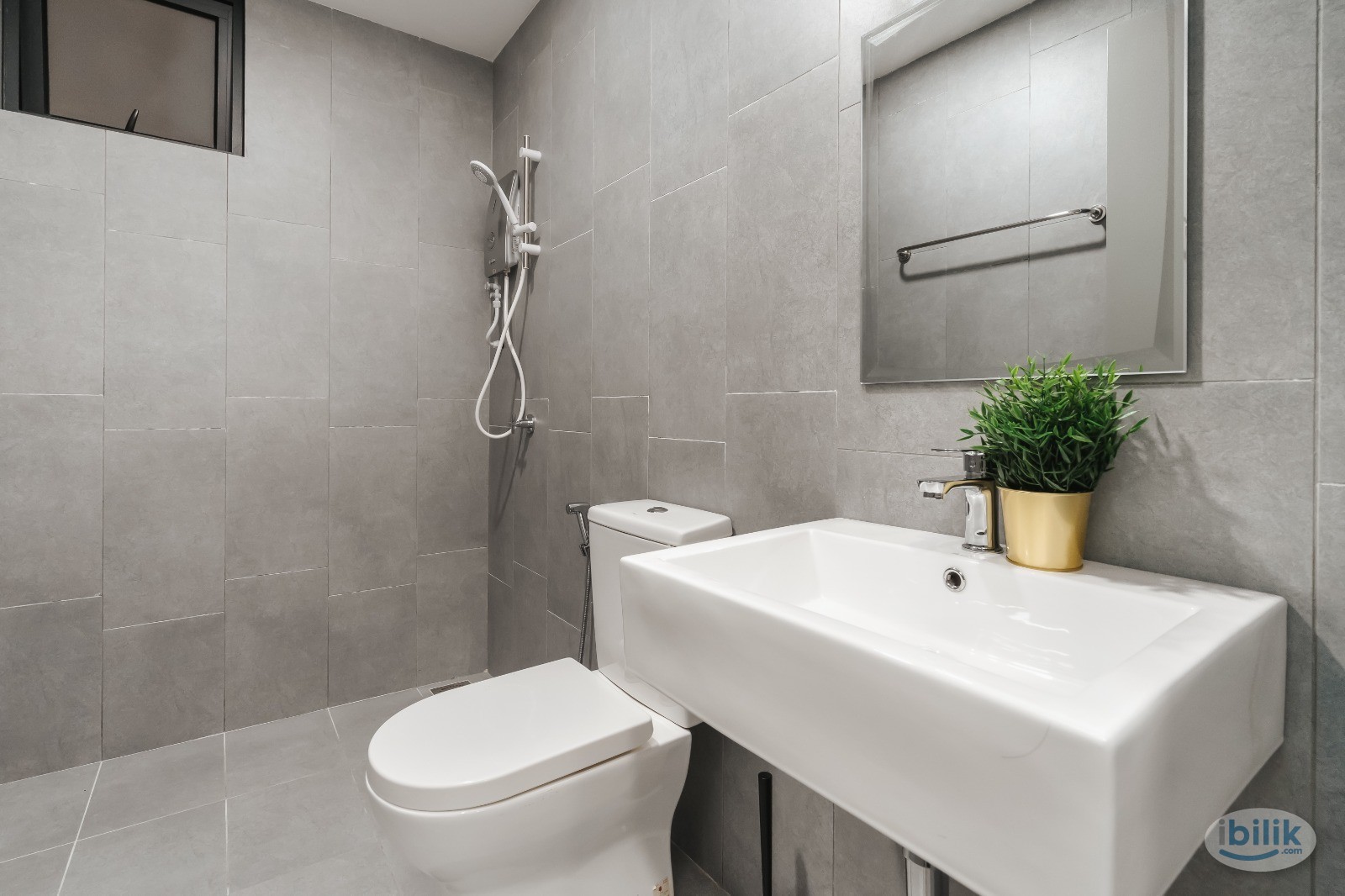 Master Room at M Vertica KL City Residences, Cheras - Image 5