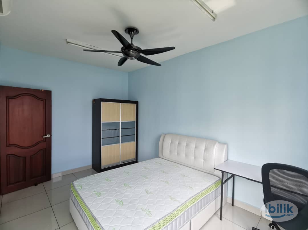 Middle Room at Atmosfera, Bandar Puchong Jaya - Image 1