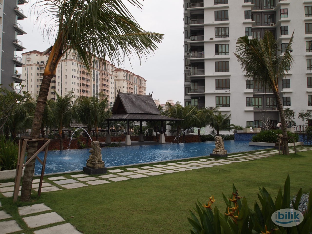 Middle Room at Atmosfera, Bandar Puchong Jaya - Image 5
