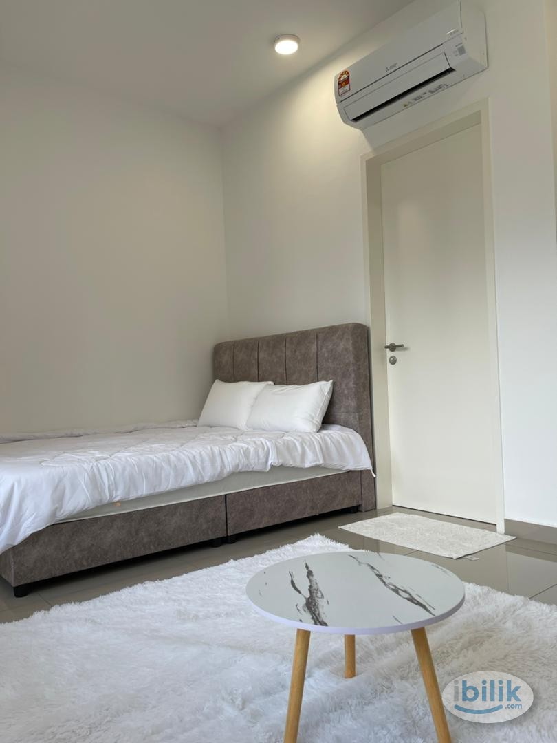 Master Room at Damansara Perdana, Petaling Jaya - Image 1
