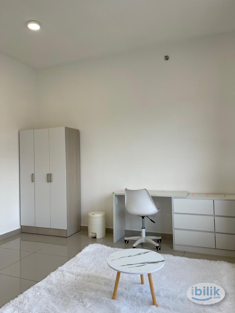 Master Room at Damansara Perdana, Petaling Jaya - Image 2
