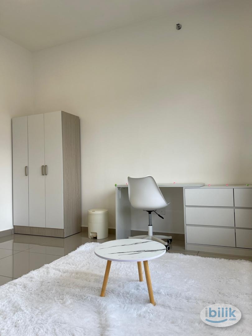 Master Room at Damansara Perdana, Petaling Jaya - Image 4