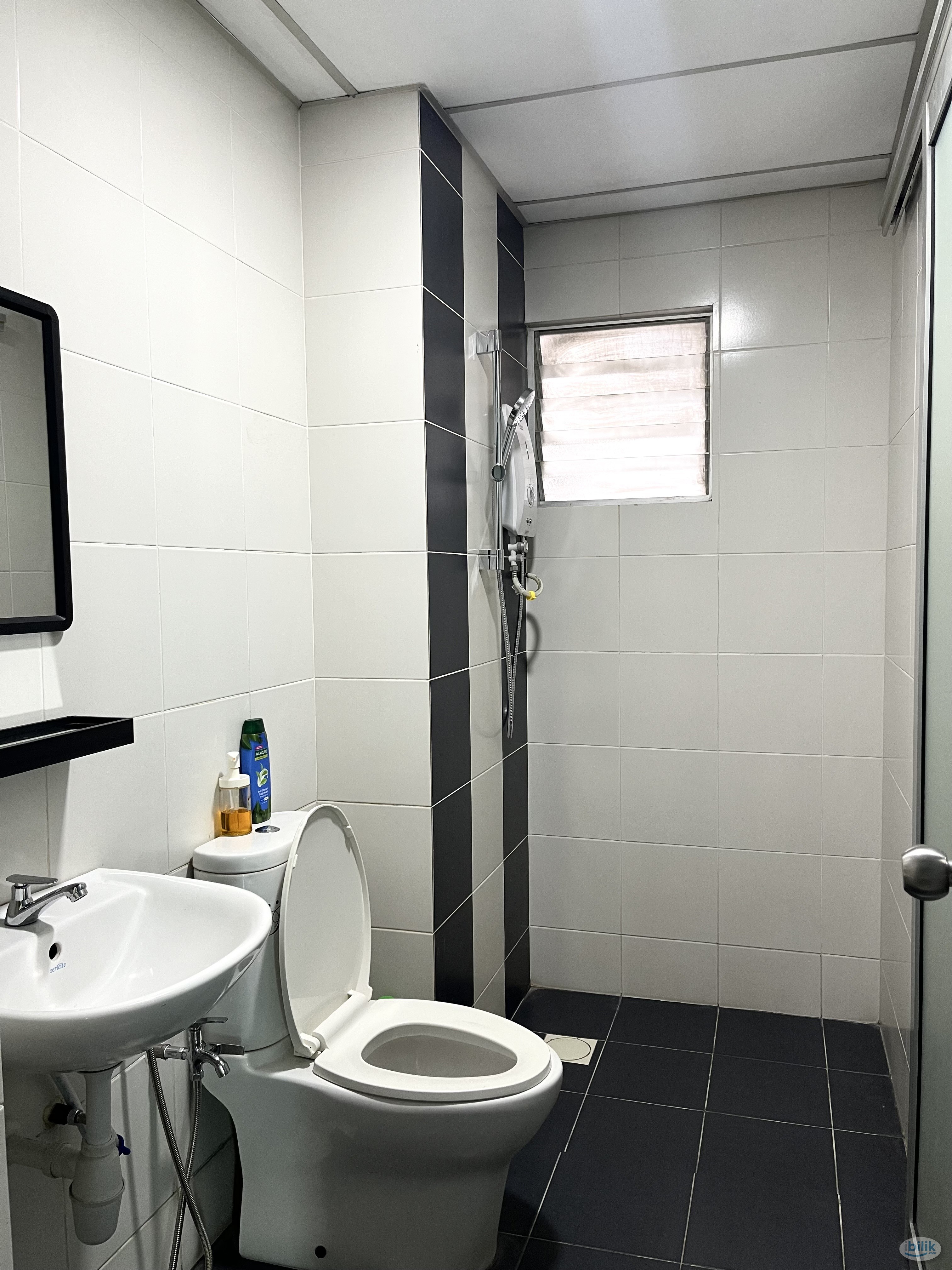 Middle Room at Kiara Residence 2, Bukit Jalil - Image 2
