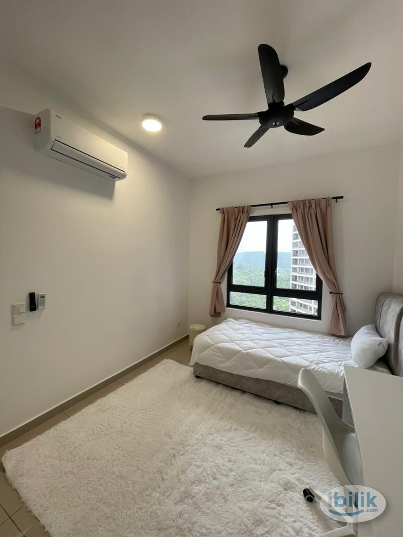Middle Room at Damansara Perdana, Petaling Jaya - Image 2