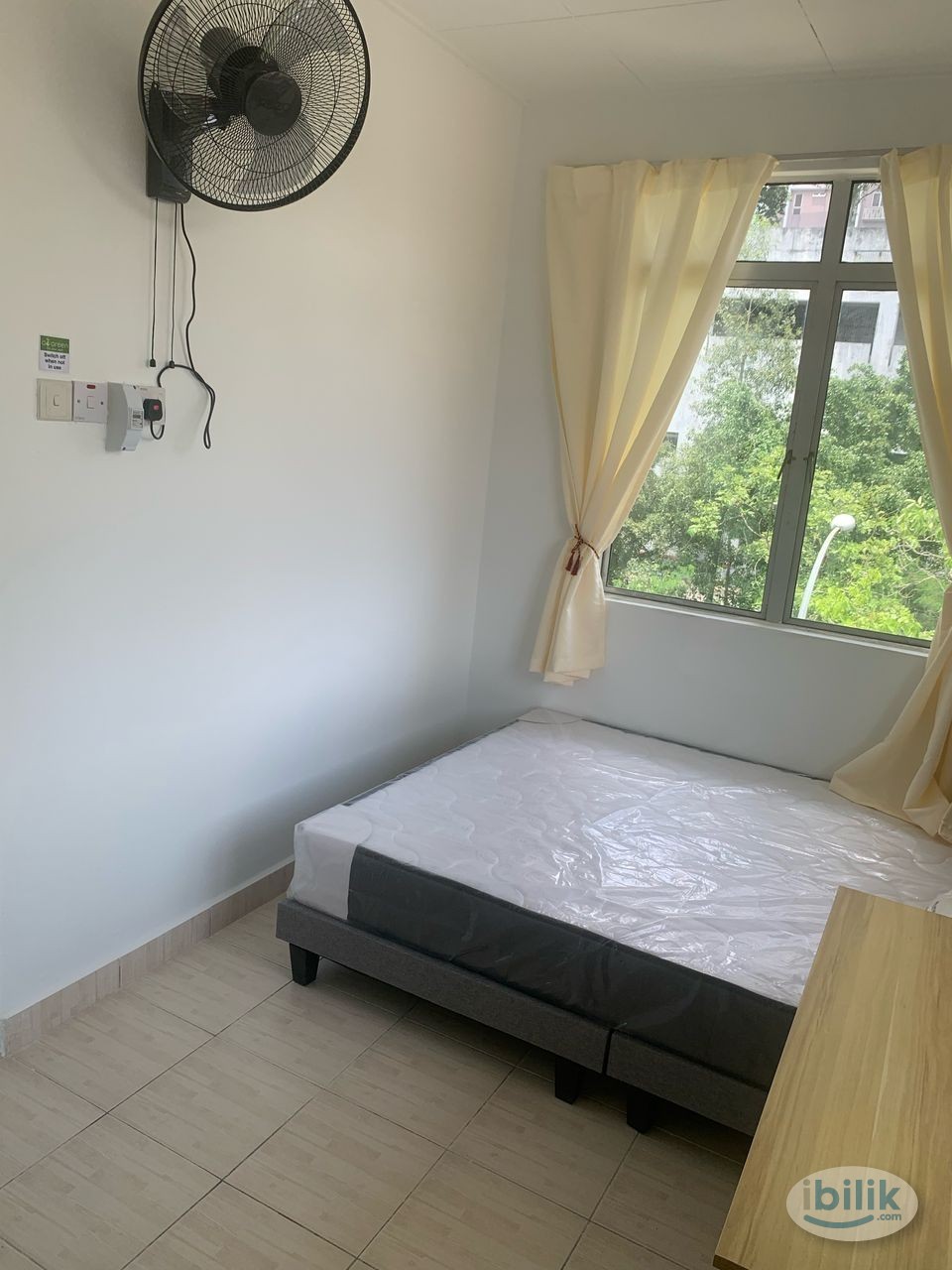 Middle Room at Cascadia Lake Vista, Puchong - Image 1