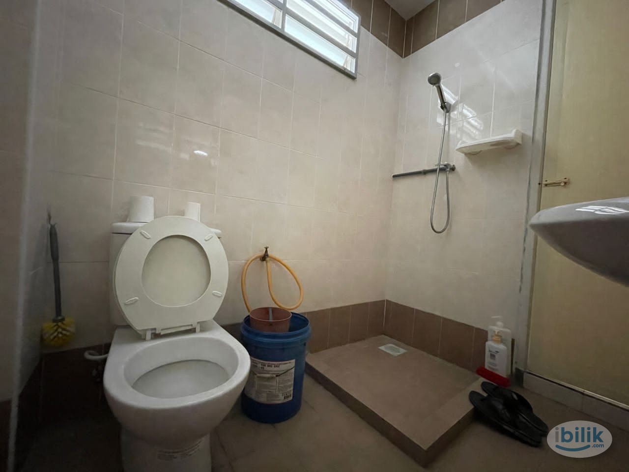 A middle room to rent - Image 2