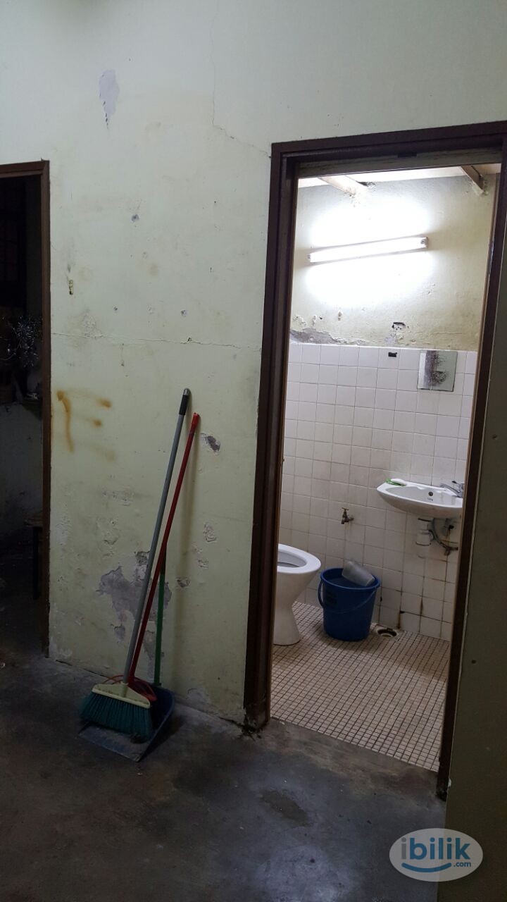 Single Room at Goodyear Court 6, UEP Subang Jaya - Image 4