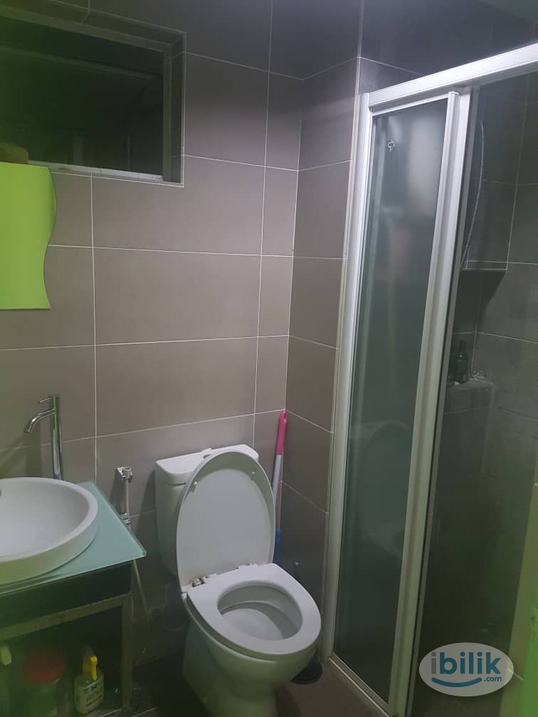 Middle Room for Rent - Image 1