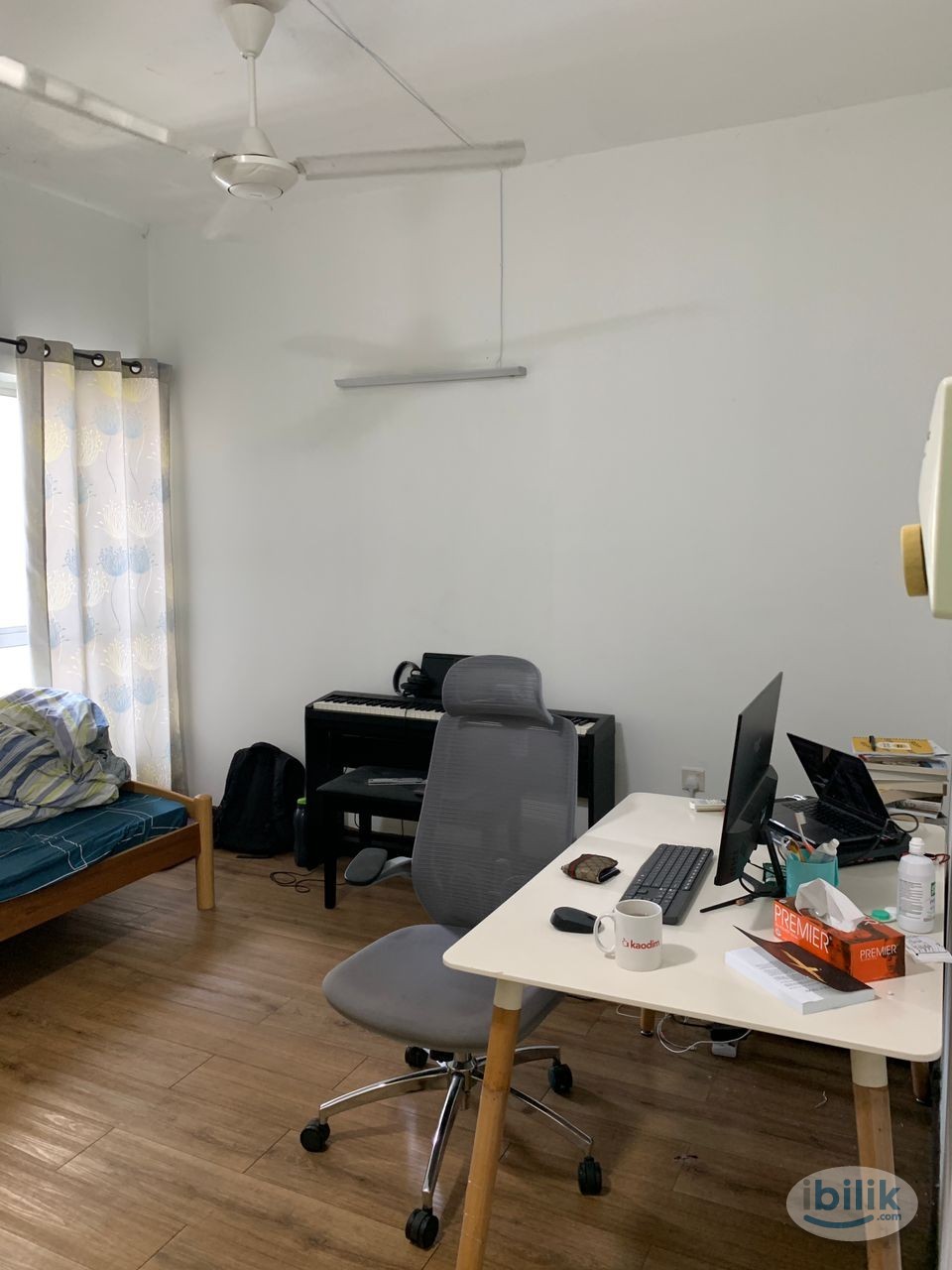 Middle Room for Rent - Image 5