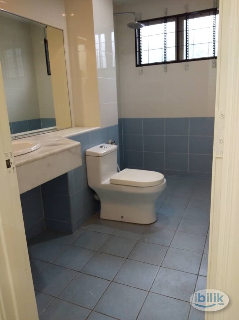 Master Room at SD7, Bandar Sri Damansara - Image 4