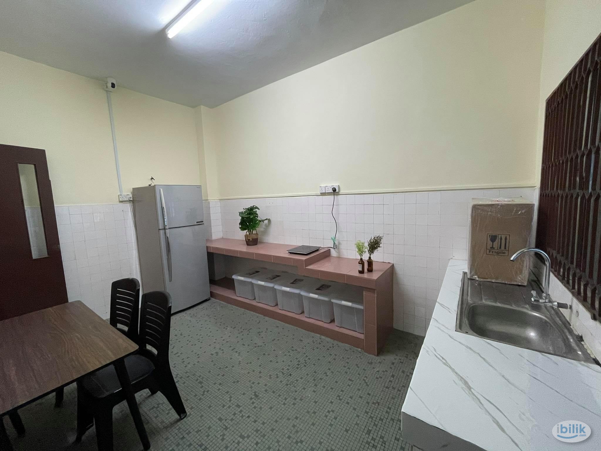 ✨Private Balcony✨ Cozy MAster AC Room for Rent @ SS2, Petaling Jaya ✨ - Image 3