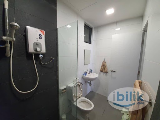 Sharing Room For FEMALE, Free wifi + Free water , Utropolis , UOW - Image 3
