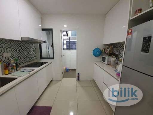 Sharing Room For FEMALE, Free wifi + Free water , Utropolis , UOW - Image 4