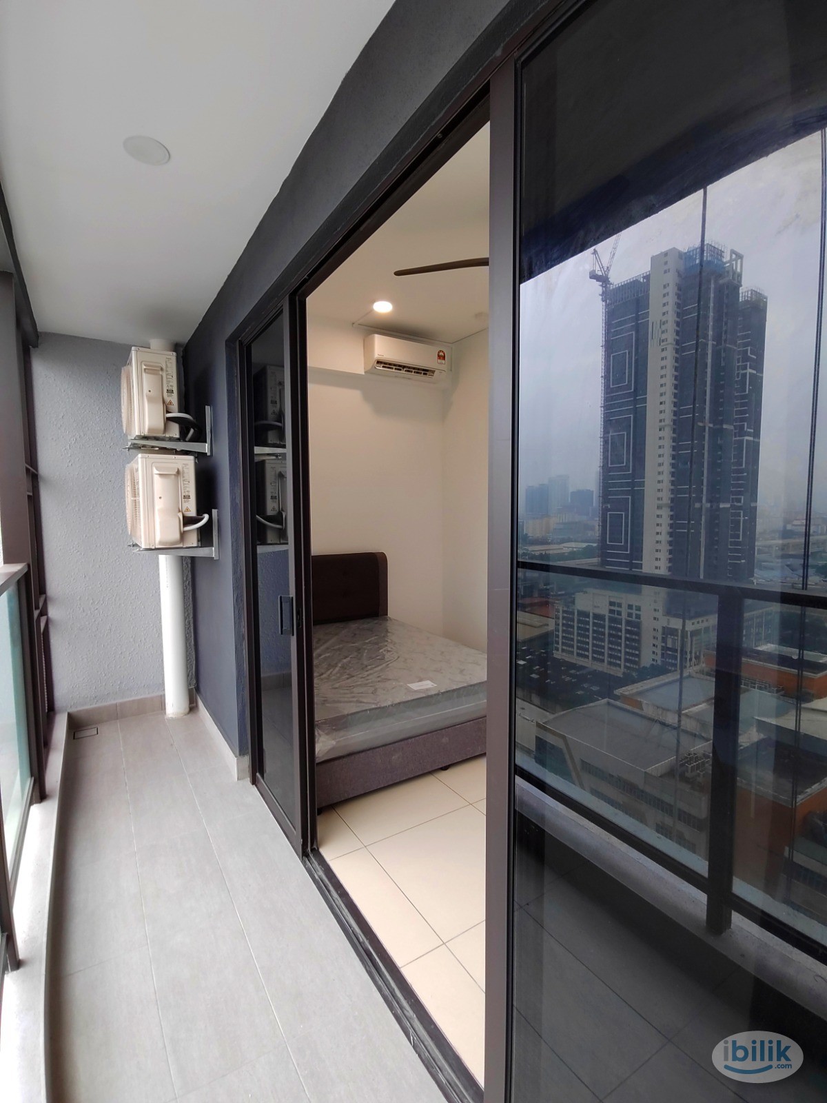 OWN BALCONY ROOM FULLY FURNISHED AT TRION KL SUNGAI BESI - Image 3