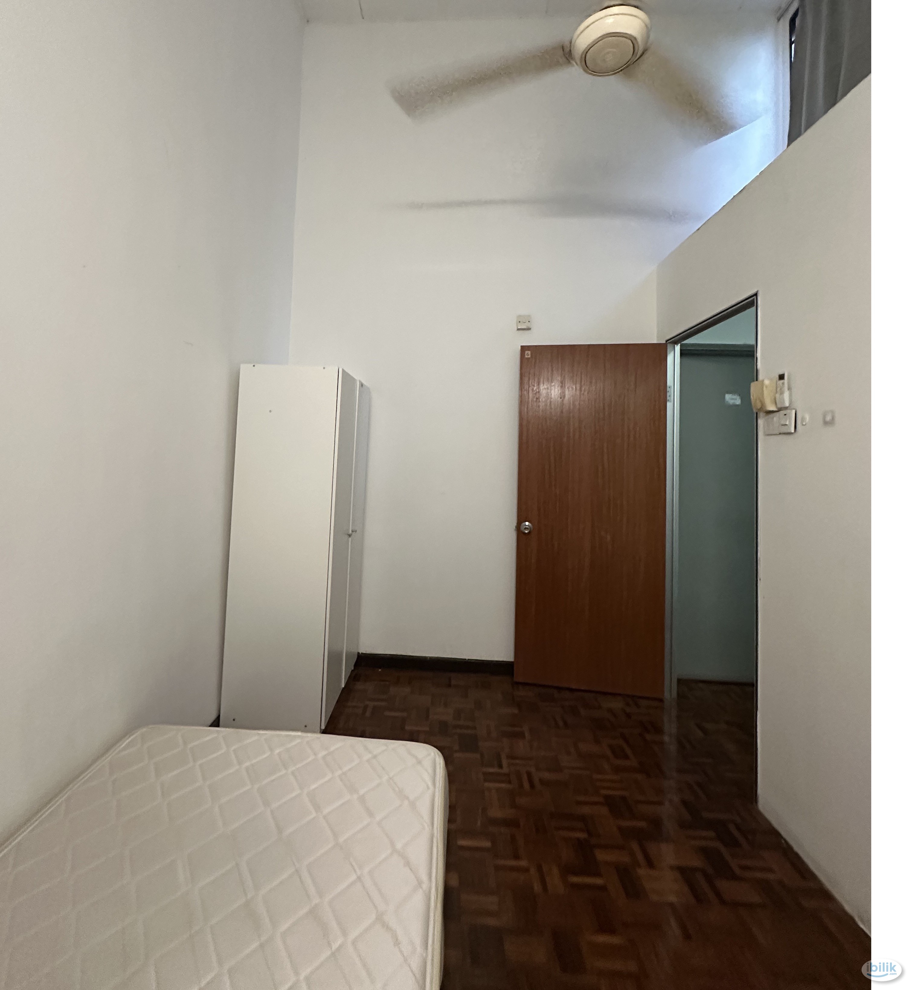 ‼️🤩 SPACIOUS ROOM IN BANDAR UTAMA 🚶‍♀️‼️ 🚊 MOVE IN IMMEDIATELY WITH ZERO DEPOSIT 😱 - Image 1