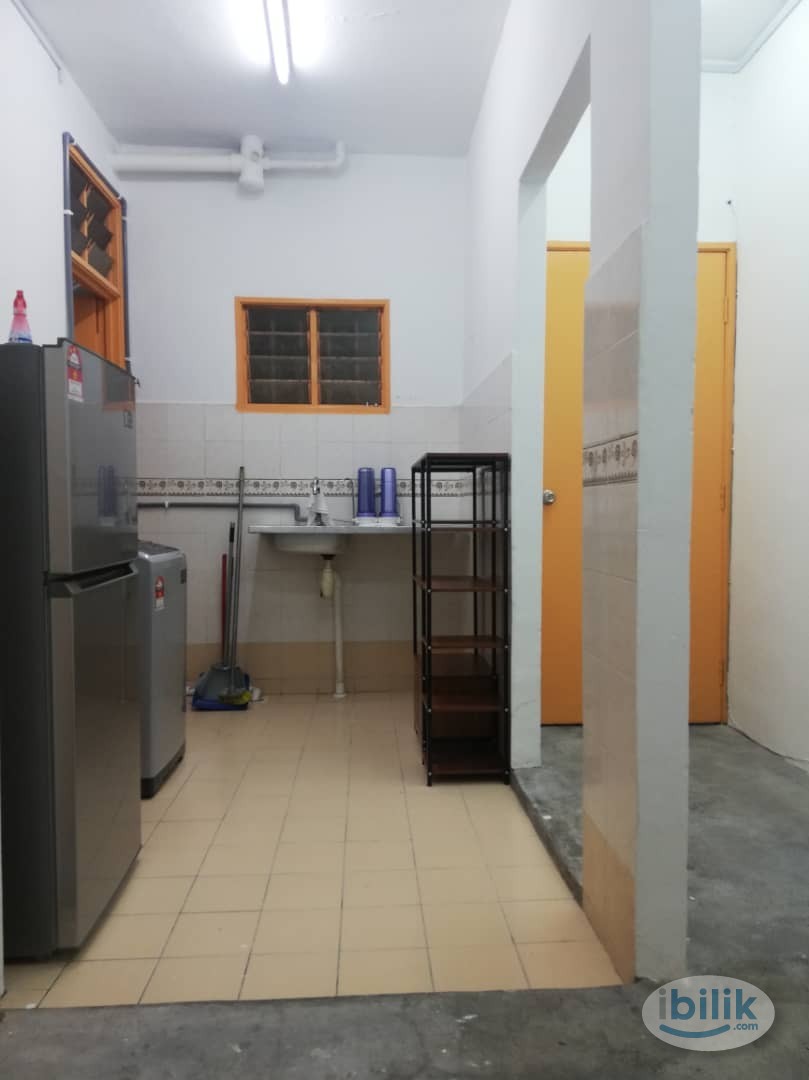 Single Room at Sri Dahlia Apartment, Bandar Puteri Puchong - Image 2