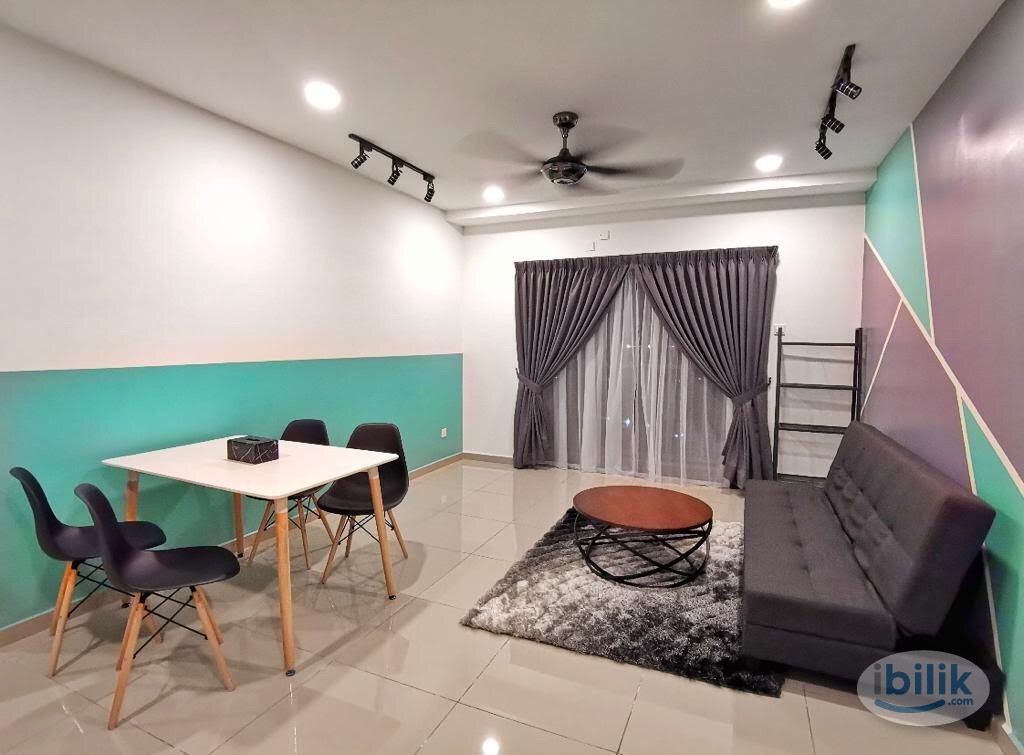 Middle Room at UEP Subang Jaya, Subang Jaya - Image 4