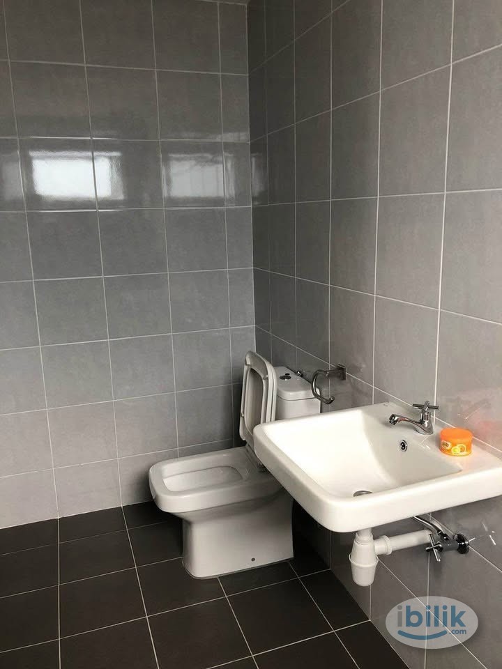 Single Room at UEP Subang Jaya, Subang Jaya - Image 4