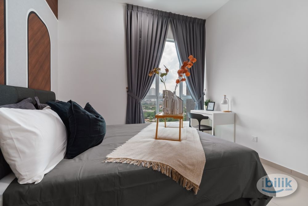 Exclusive Master Room at Nikka City Sentral Residence, Bandar Sri Permaisuri - Image 4