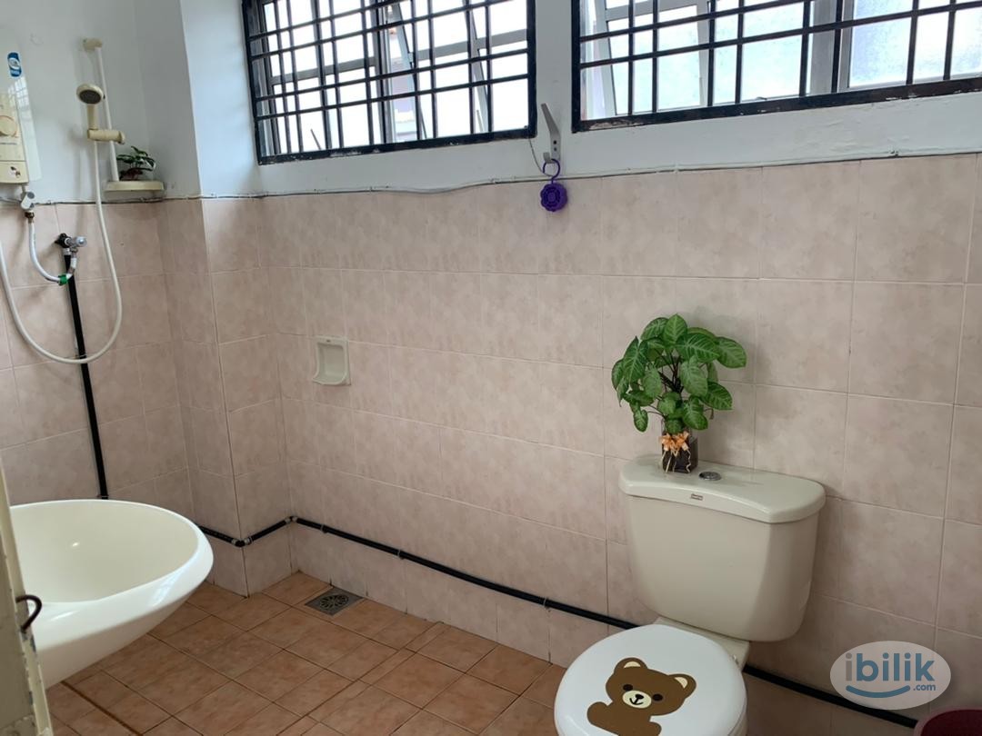 Middle Room at Puchong, Selangor - Image 3