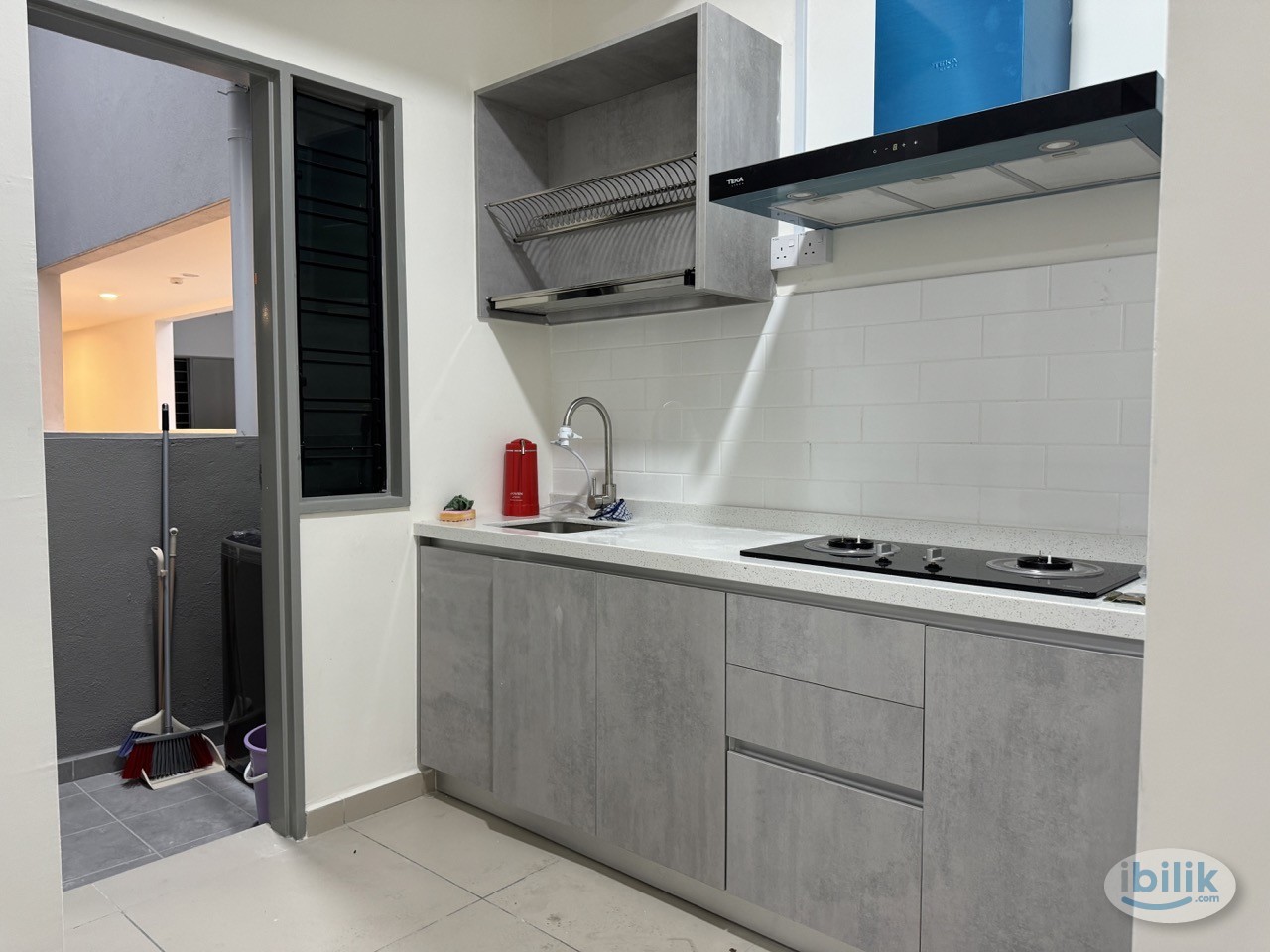 🔥SUBANG BESTARI, NEW CONDO Medium Room🔥Fully Furnish NEW 10” Mattress Aircond Wardrobe Table Chair - Image 2