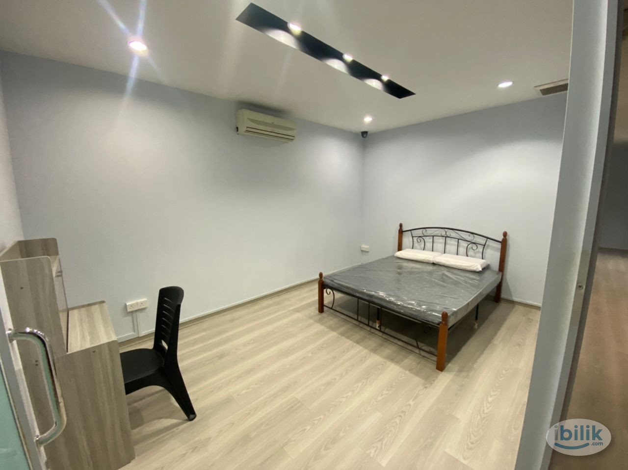 Middle room near to the Timberland Medical Ctr/ Aeon Mall / SGH - Image 2