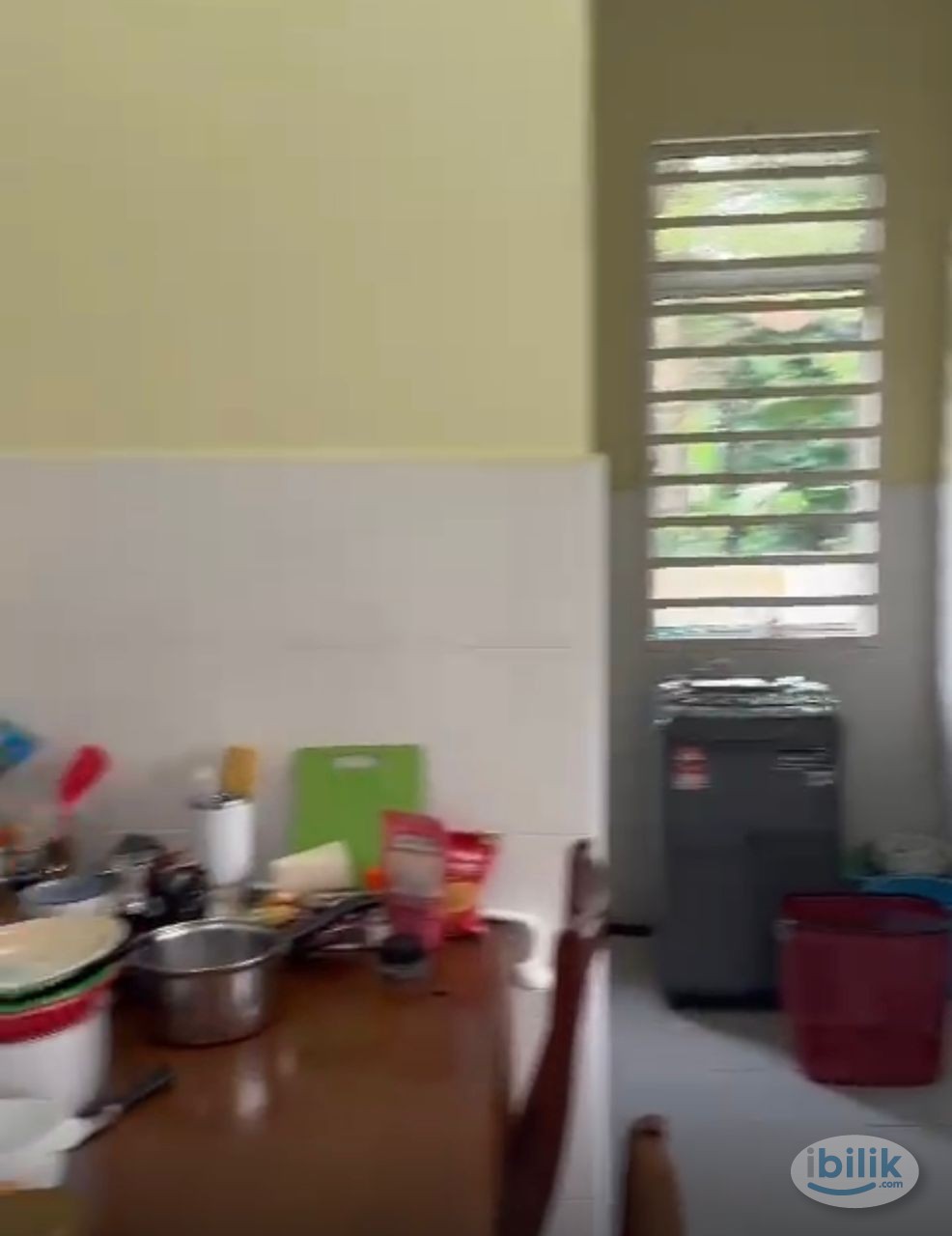 Master Room at Dedaun Bungalow Village, Batu Kawan - Image 3
