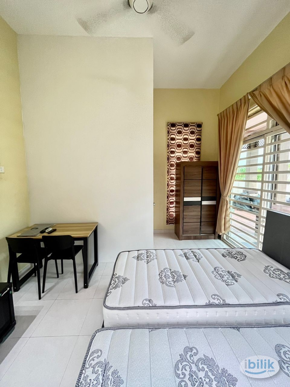 Master Room at Dedaun Bungalow Village, Batu Kawan - Image 1