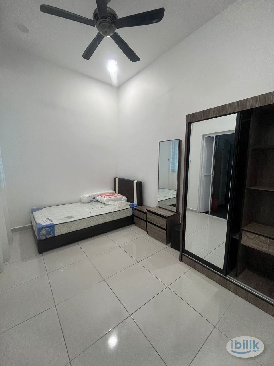 Single Room at Melaka, Malaysia - Image 1