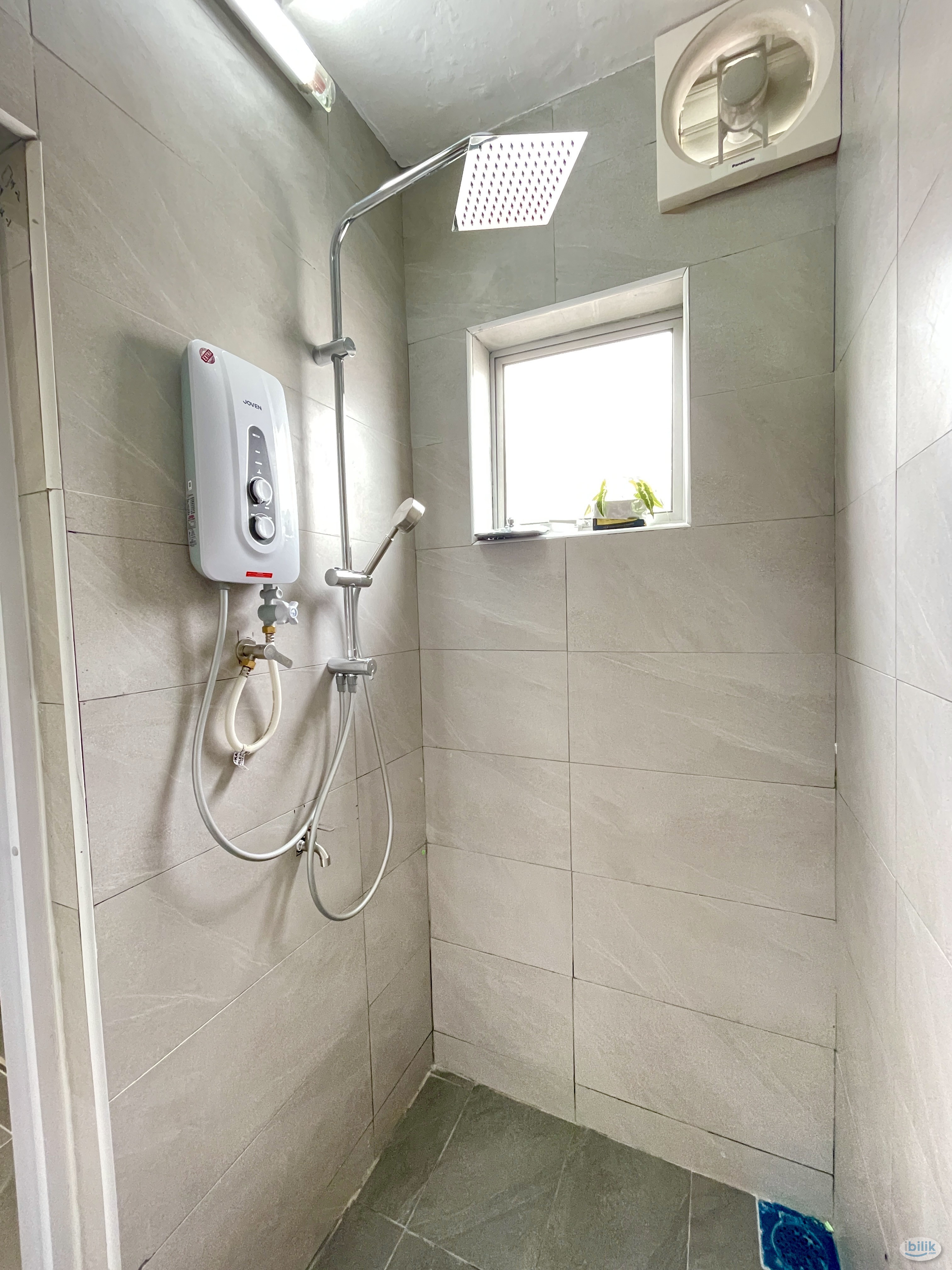 Segamat Single Room - 1 min walk to Sena Specialist Hospital Segamat - Image 2