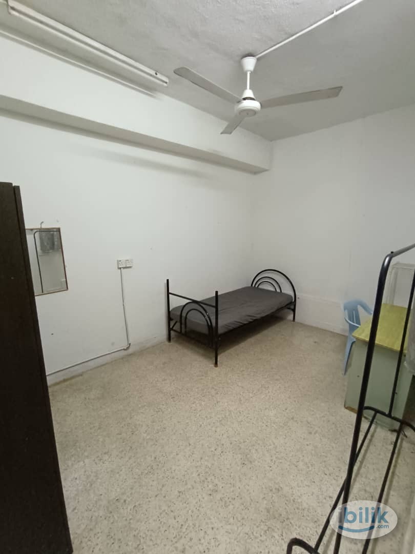 Room for rent at Subang Jaya nearby Inti University SS 15, Subang Parade - Image 1