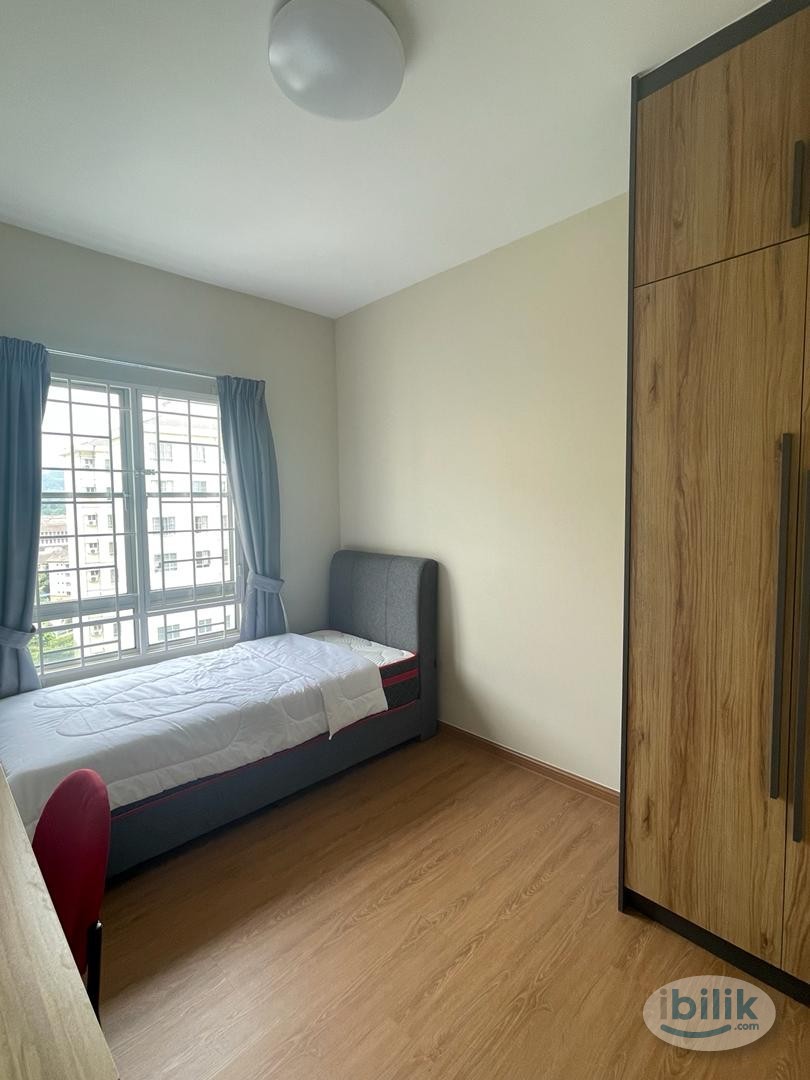 Middle Room at D'Kiara Apartment, Pusat Bandar Puchong - Image 1