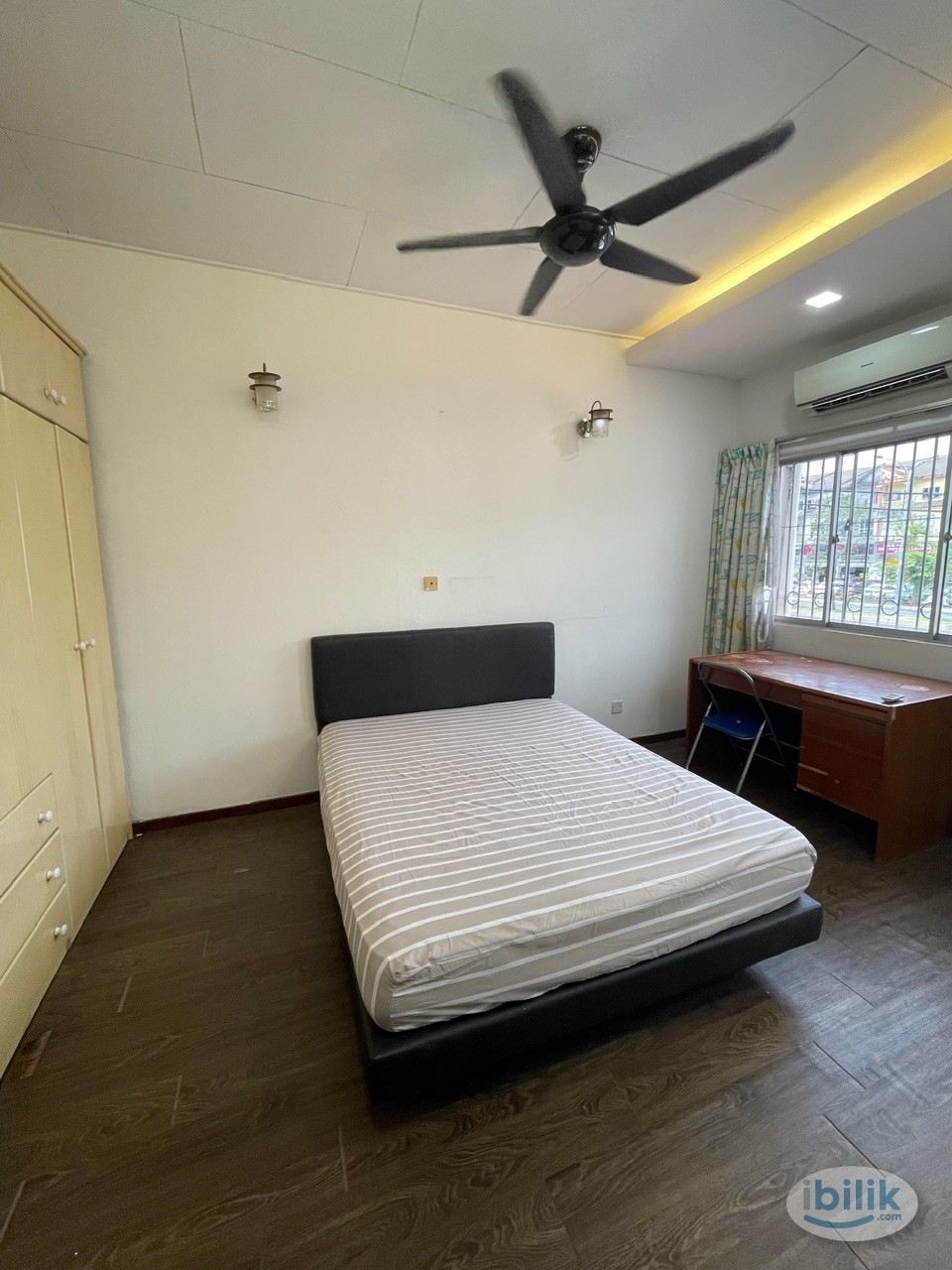 Master Room with Private Bathroom_Free Parking - Image 1
