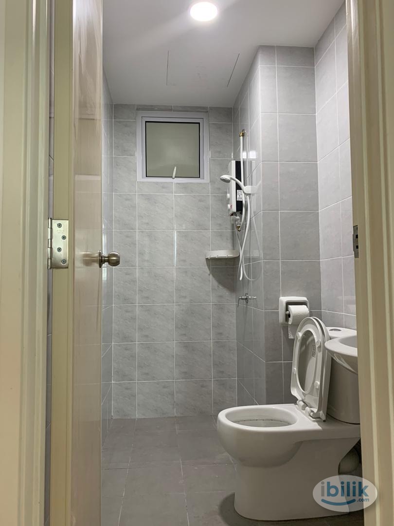 Fully Furnished Single Room with Air Conditioner at I-Santorini, Tanjung Tokong - Image 3