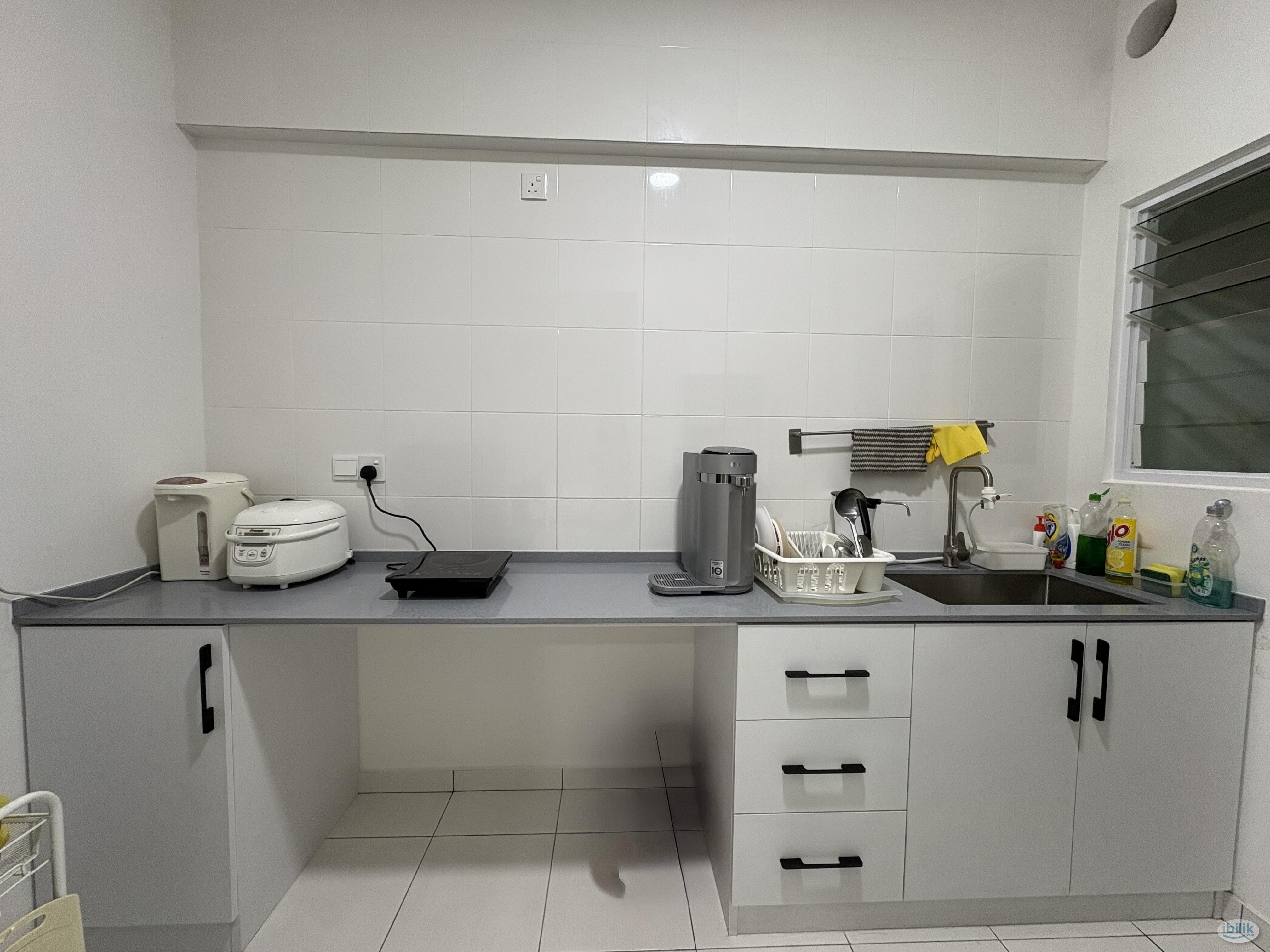 Fully Furnished Single Room with Air Conditioner at I-Santorini, Tanjung Tokong - Image 4