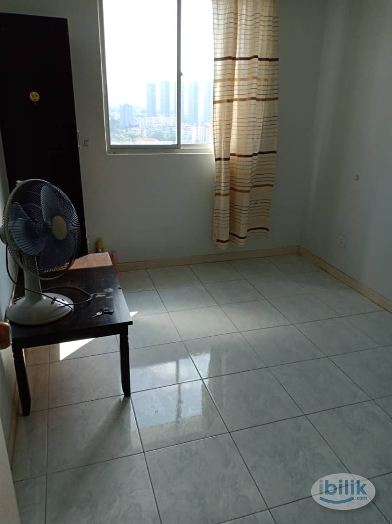 Penang Jelutong Room For Rent - Image 1