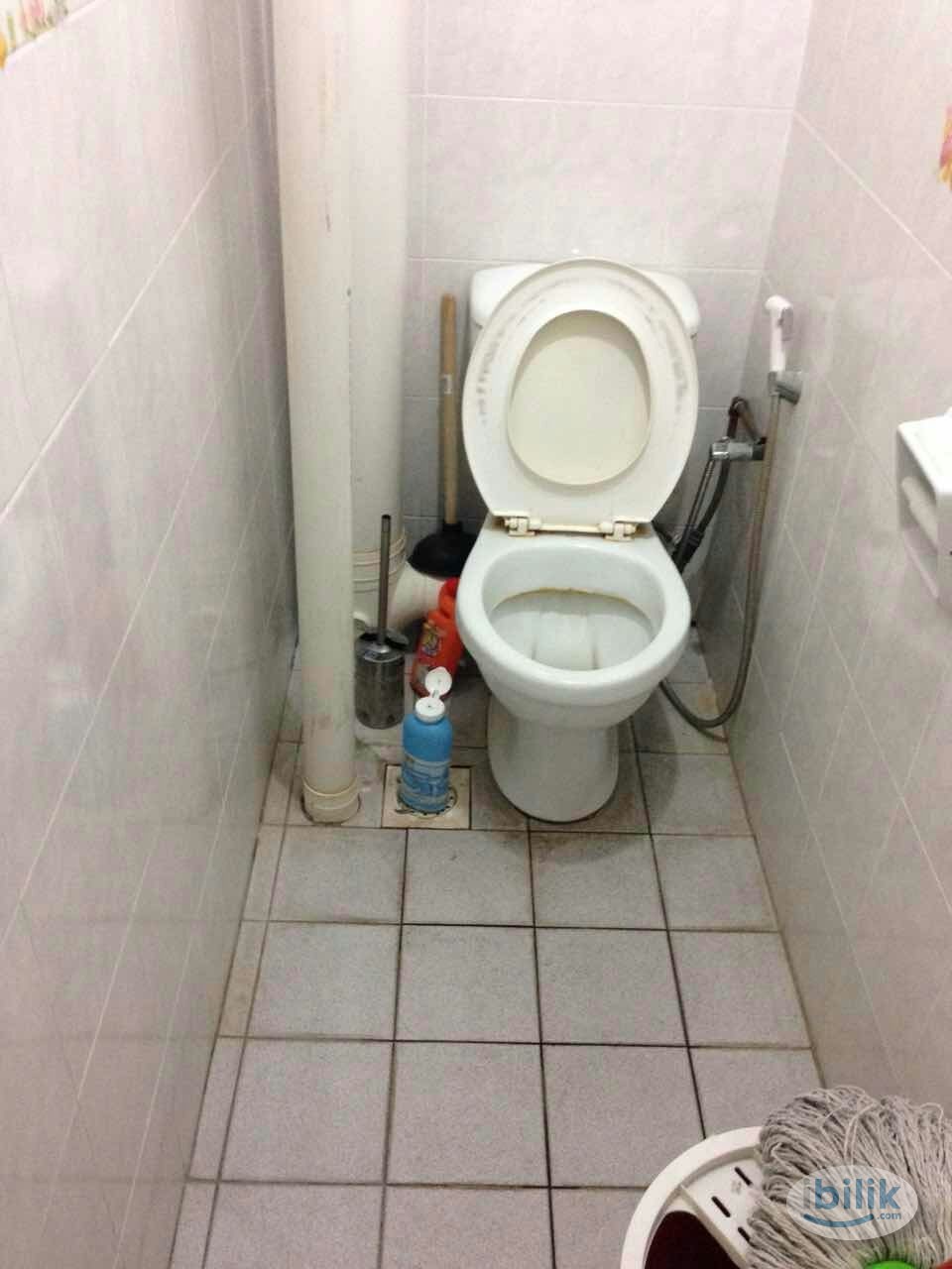 Penang Jelutong Room For Rent - Image 3