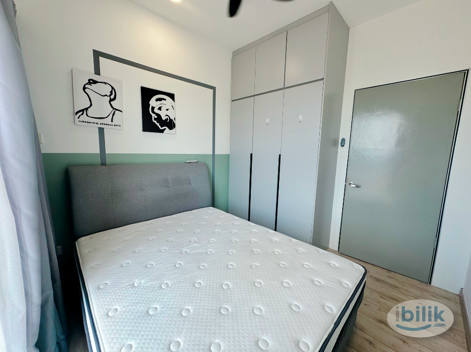 Middle room mixed gender unit with balcony - Image 2