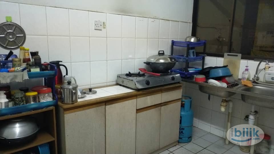 PJ  Bandar Utama BU7 有房出租 （ Landed House ） Room Type : Middle Room to Rent  中房 - Image 2