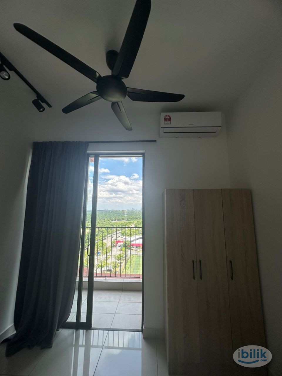 Perfect For A Friendly And Tidy Malay Female / Middle Room / The Amber Residence @ TwentyFive.7 - Image 2