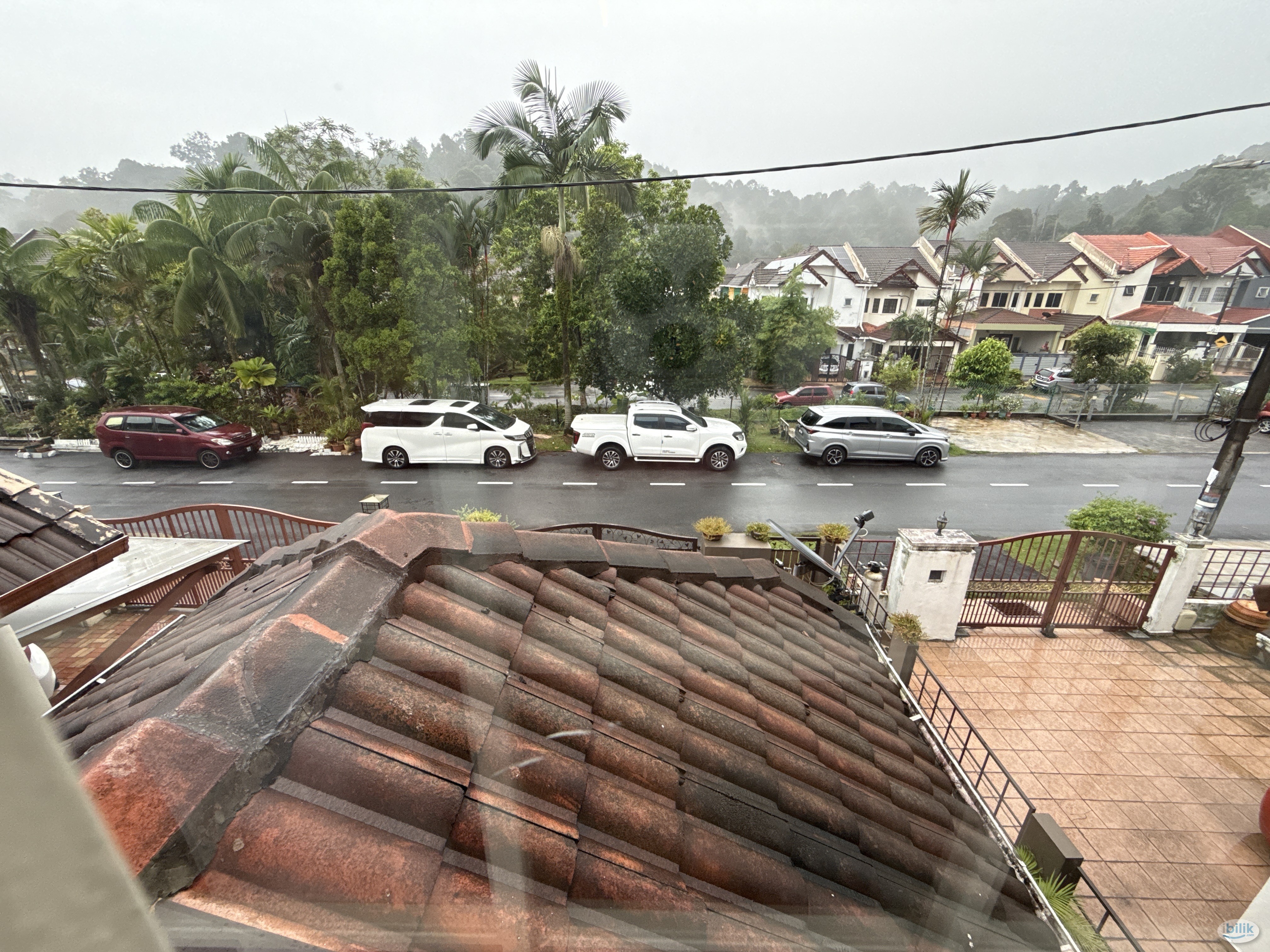 Middle Room at Bandar Kinrara, Puchong - Image 4