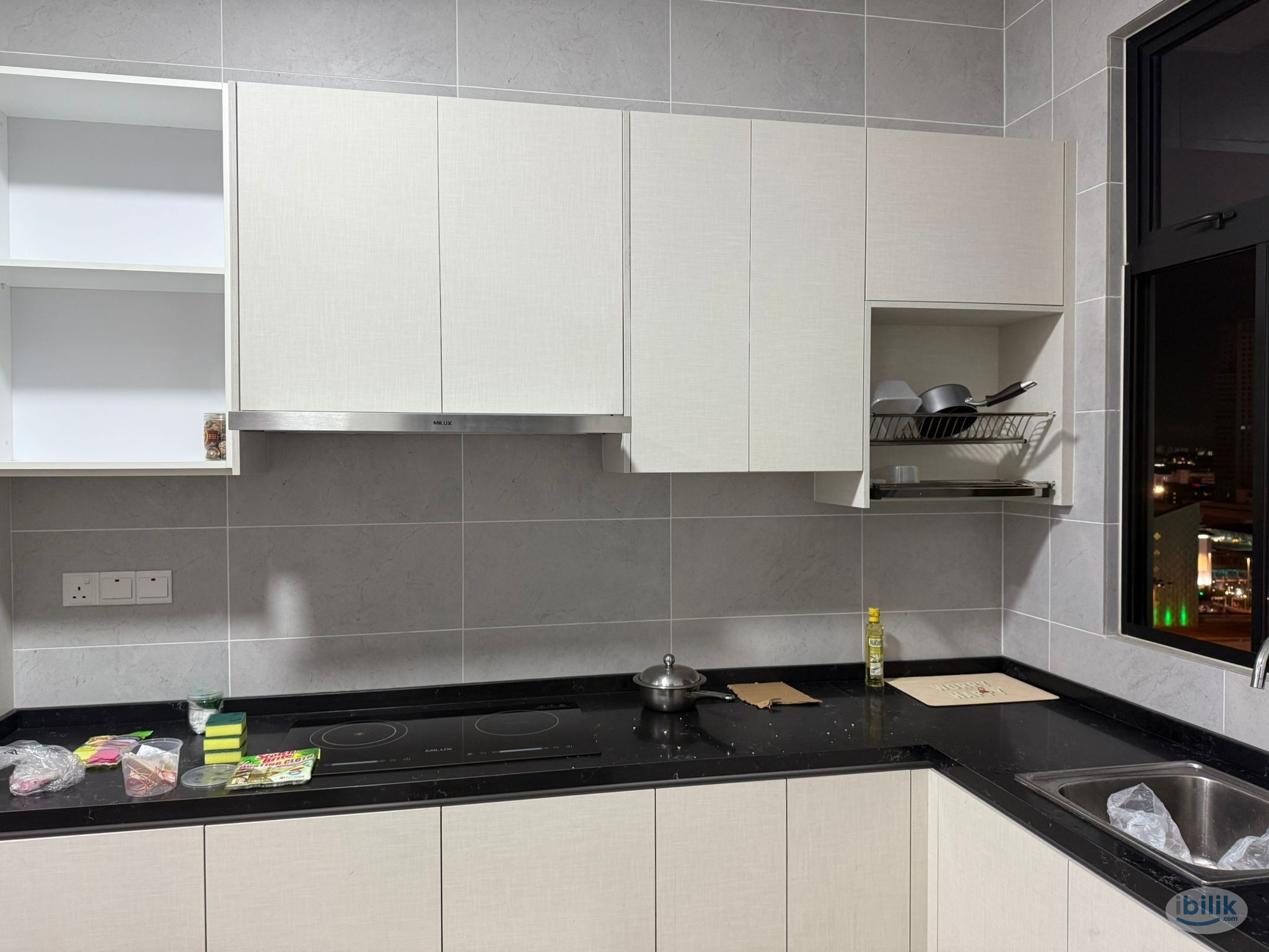 Middle Room at Twin Tower Residence (Pangsapuri Duo), Johor Bahru - Image 4